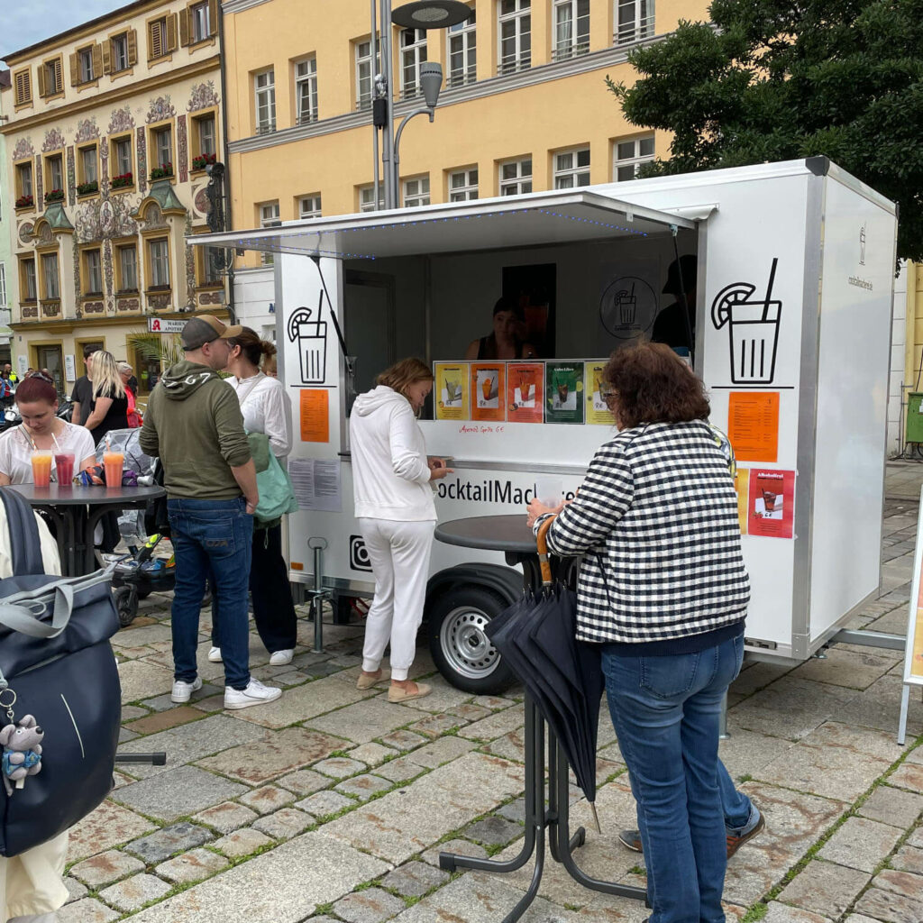 Cocktailmacherei Bar bei der Italienische Nacht in Traunstein